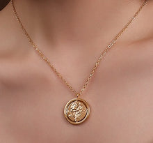 Load image into Gallery viewer, Rose Flower Necklace
